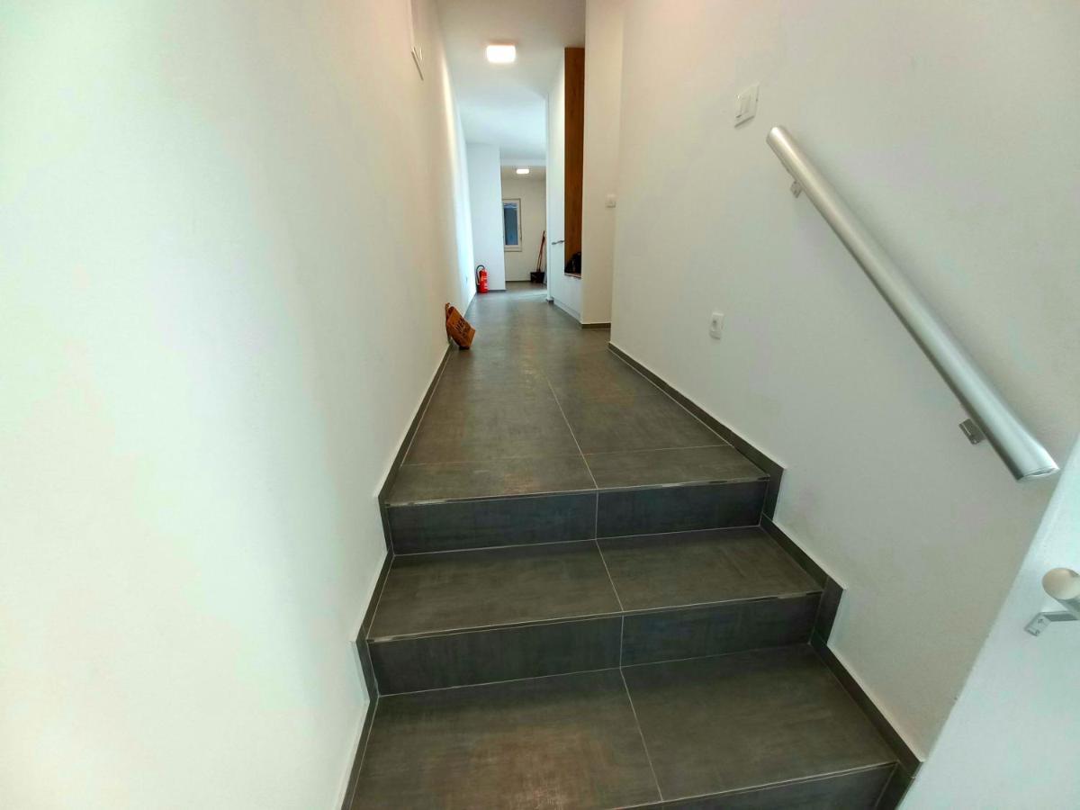 Apartment Martina Vir Exteriör bild