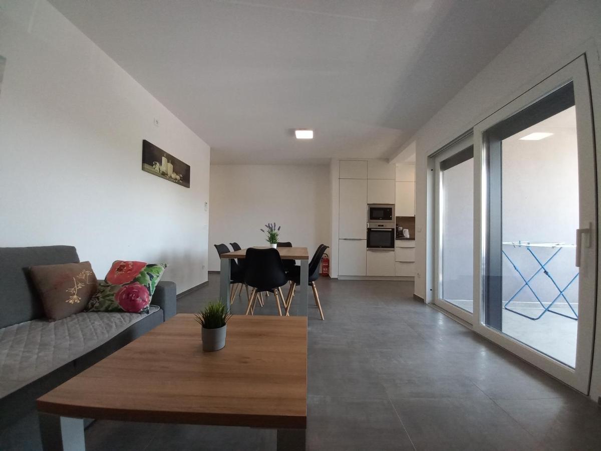 Apartment Martina Vir Exteriör bild