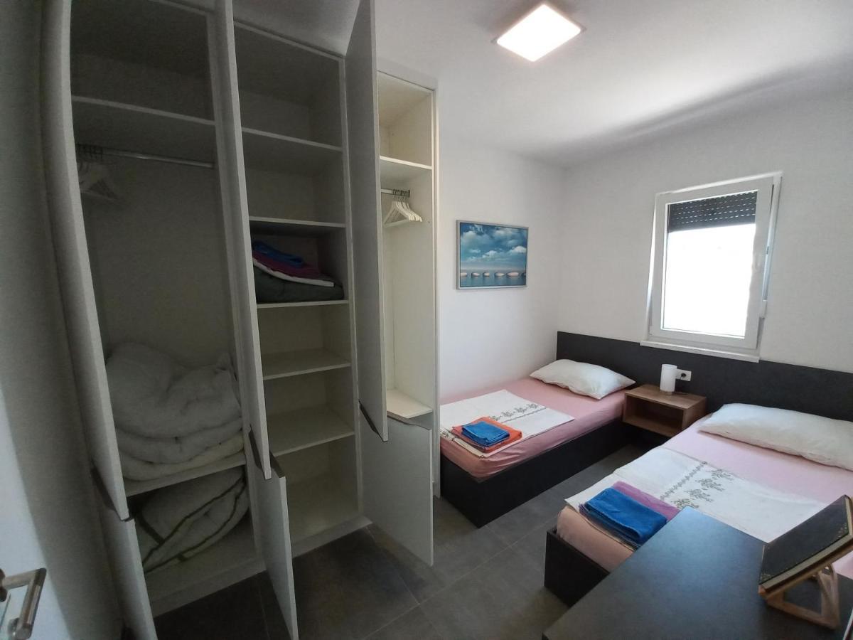 Apartment Martina Vir Exteriör bild