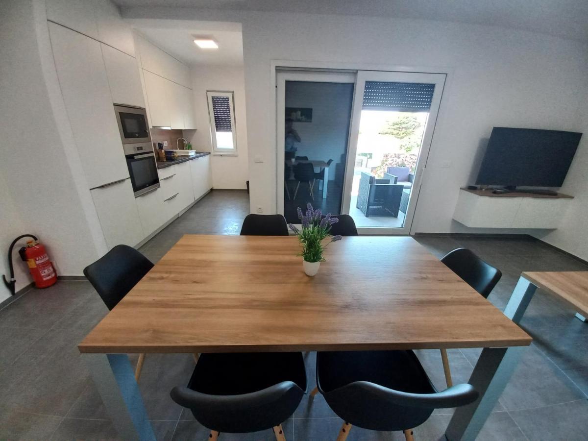 Apartment Martina Vir Exteriör bild