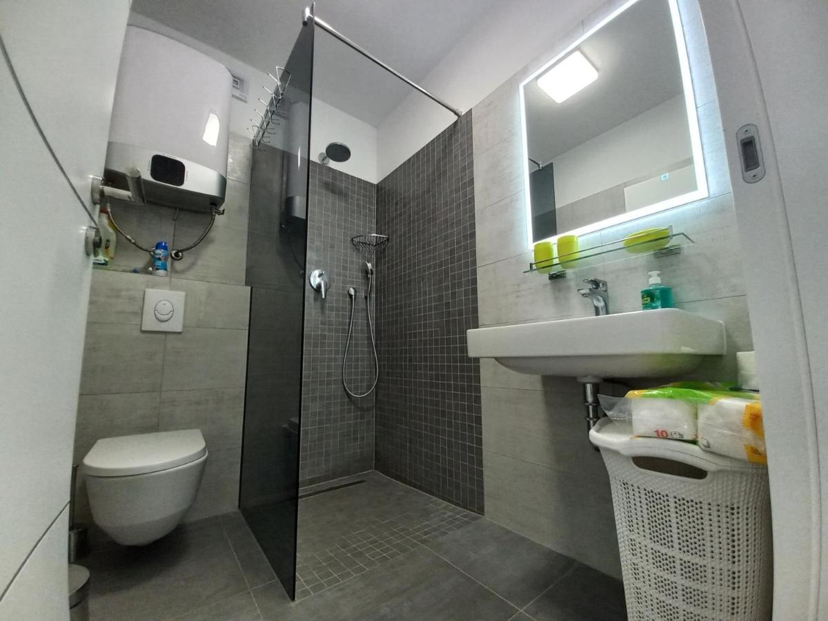 Apartment Martina Vir Exteriör bild