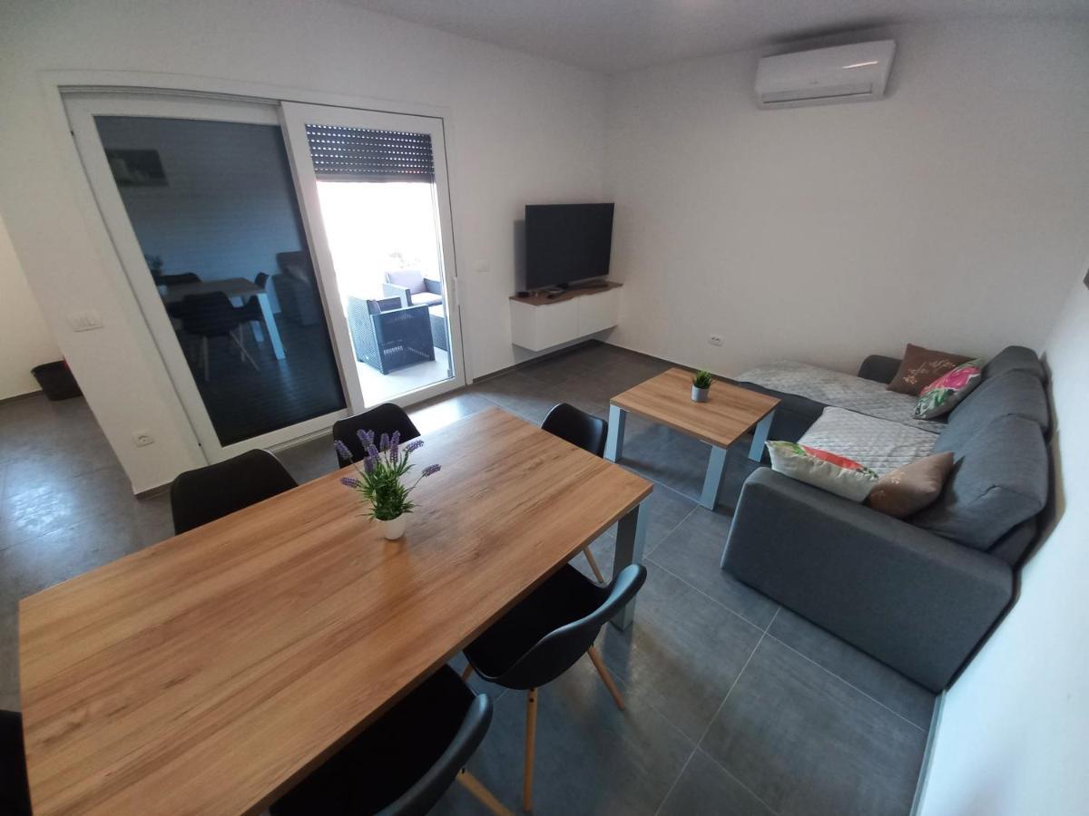 Apartment Martina Vir Exteriör bild