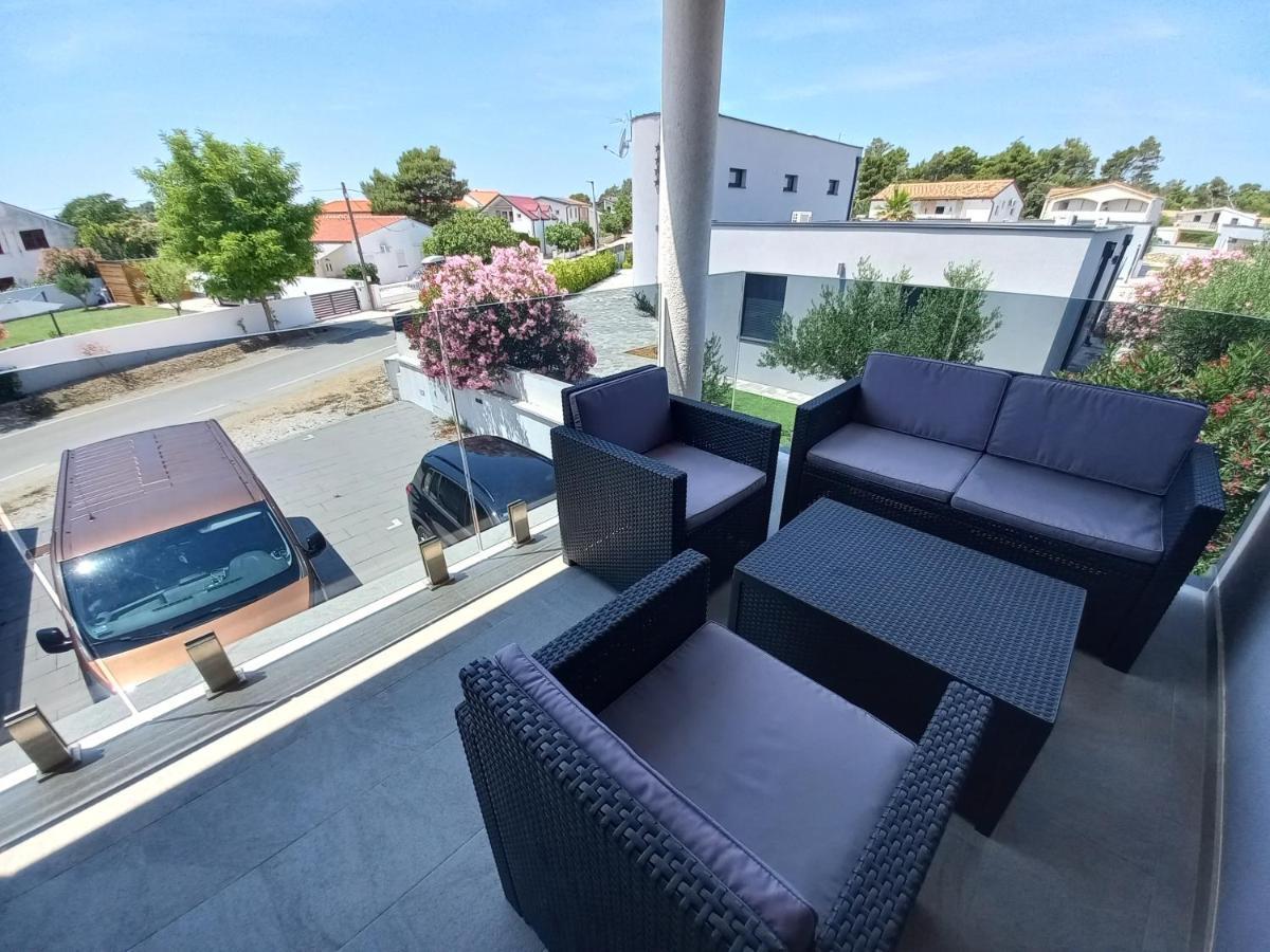 Apartment Martina Vir Exteriör bild